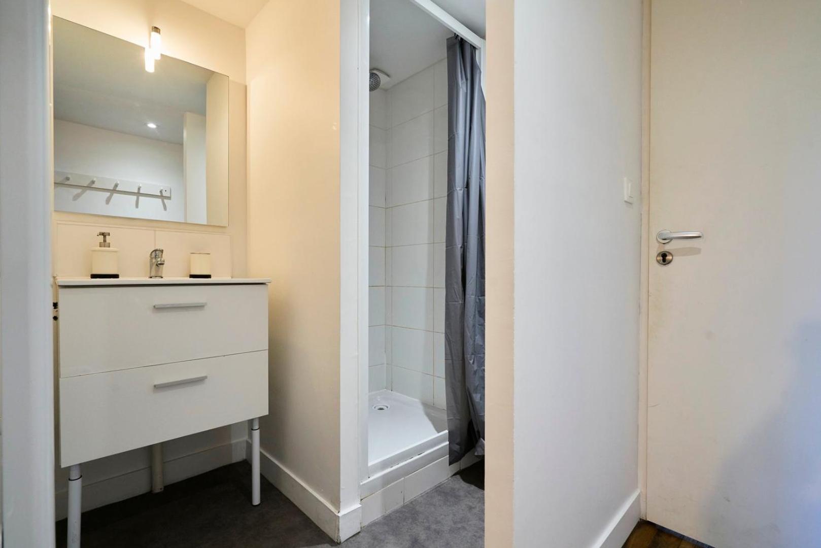 Bright 3-Bedroom 2-Bathroom Flat. Lille Exteriör bild