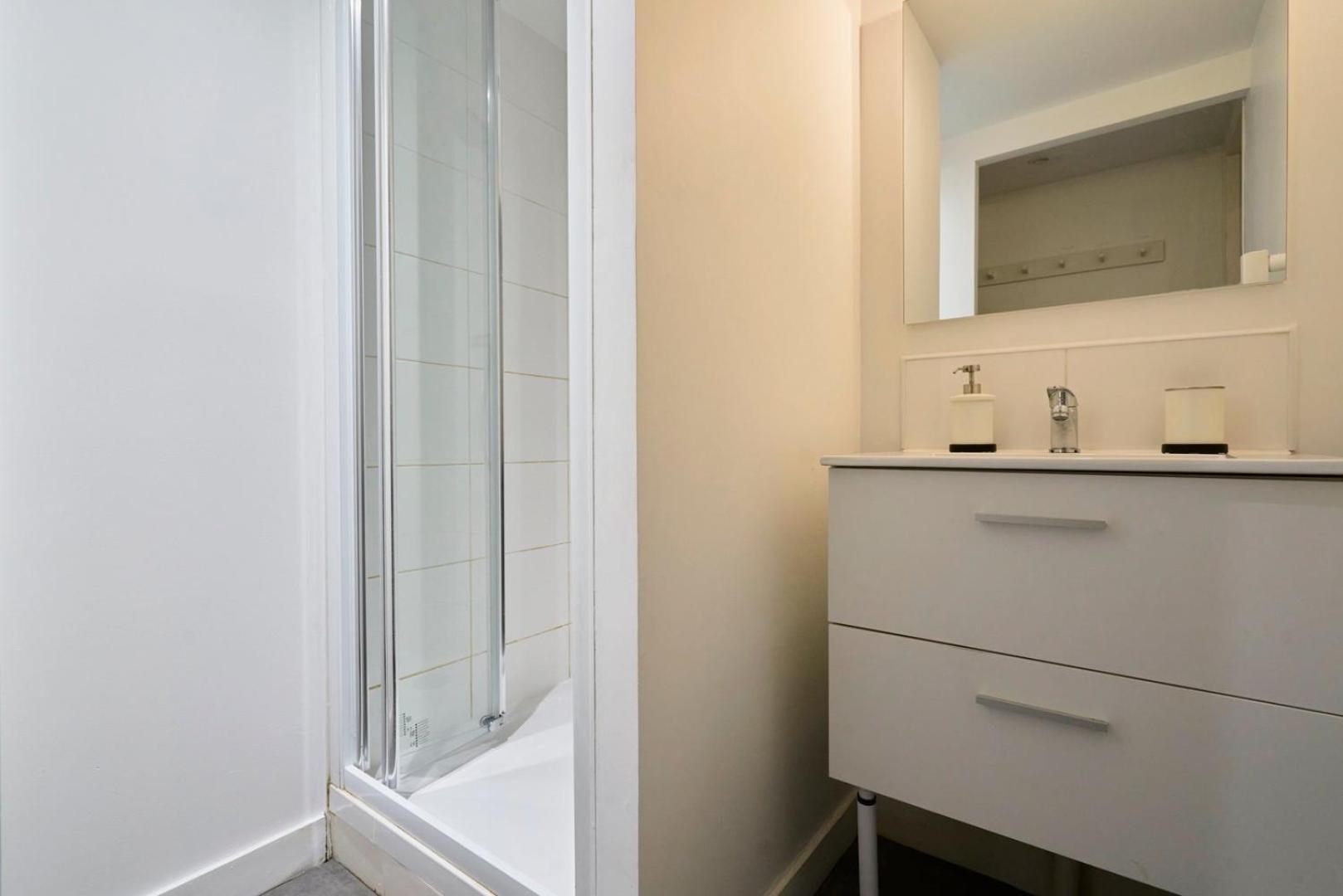 Bright 3-Bedroom 2-Bathroom Flat. Lille Exteriör bild